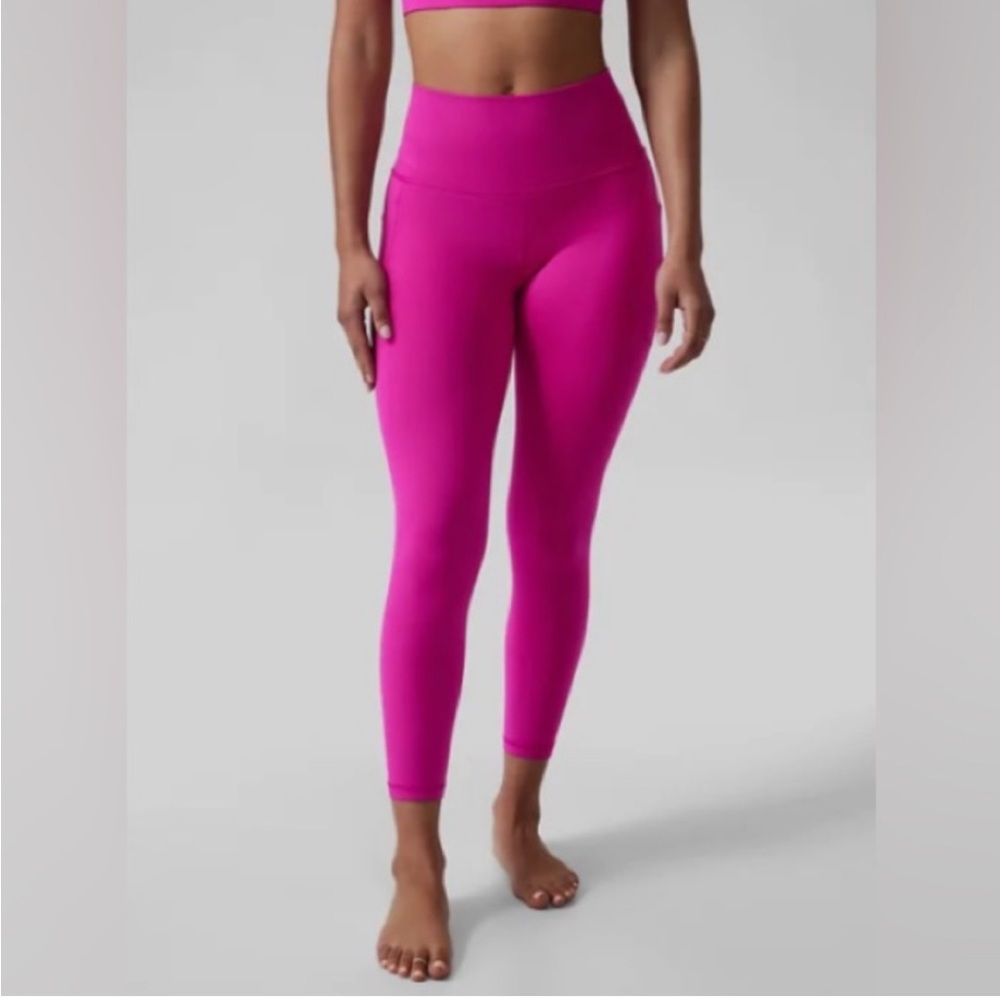 Athleta Salutation Stash Pocket II 7/8 Tight Electric Fuschia size large petite